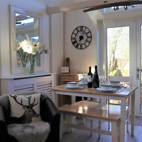 Beautiful Barn Conversion, 3 Bed, hot tub, sauna, gym, enclosed garden, hotel v destinaci Ryde