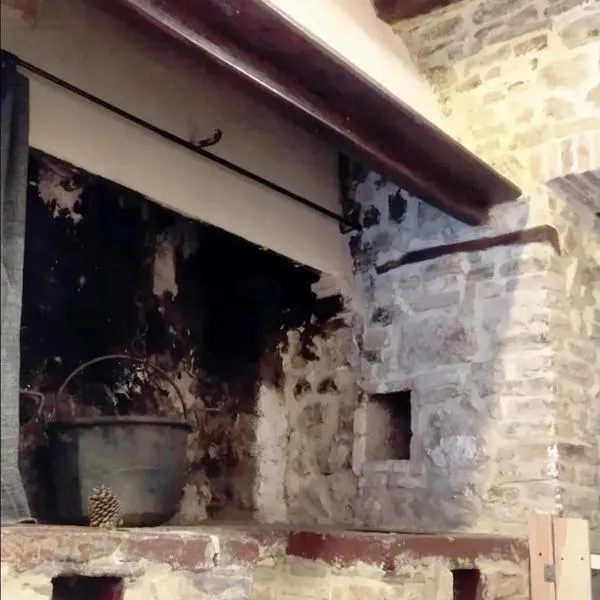 Casa Contadina in borgo medievale, Tuscany, hotel in Monteguidi