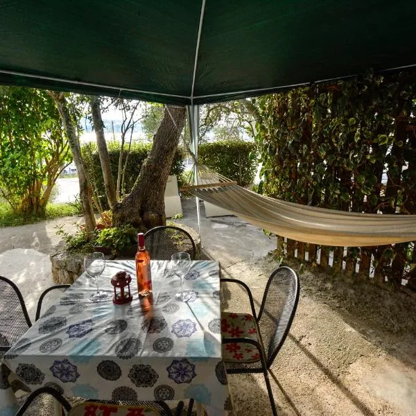 Bungalow Olivtree, hotel di Supetarska Draga