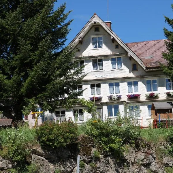 Schlafen im Sternen Ennetbühl, hotel v destinaci Nesslau