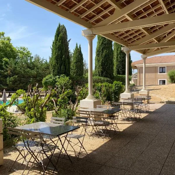 Domaine de la Reynaude، فندق في Aurons