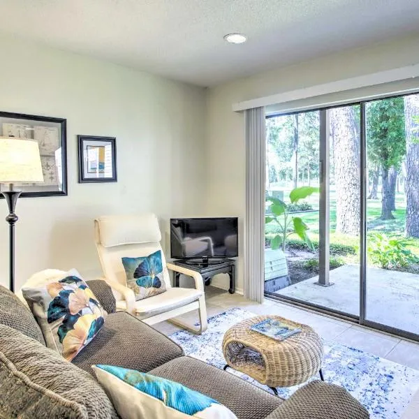 Walden Golf Course Condo Near Lake Conroe!, hotel v destinaci Montgomery