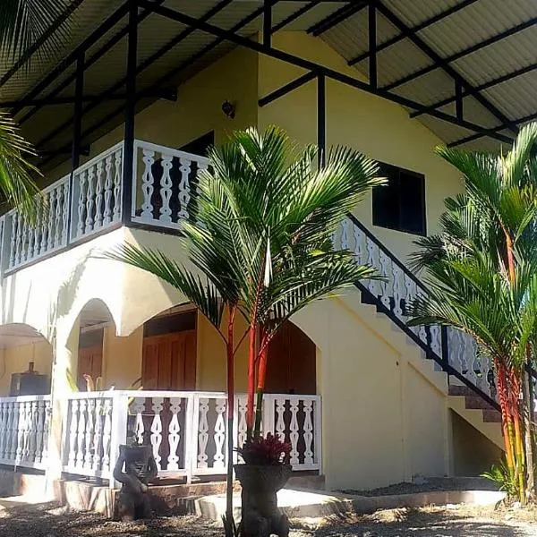 Suites Chile Verde, hotel v destinaci Manzanillo