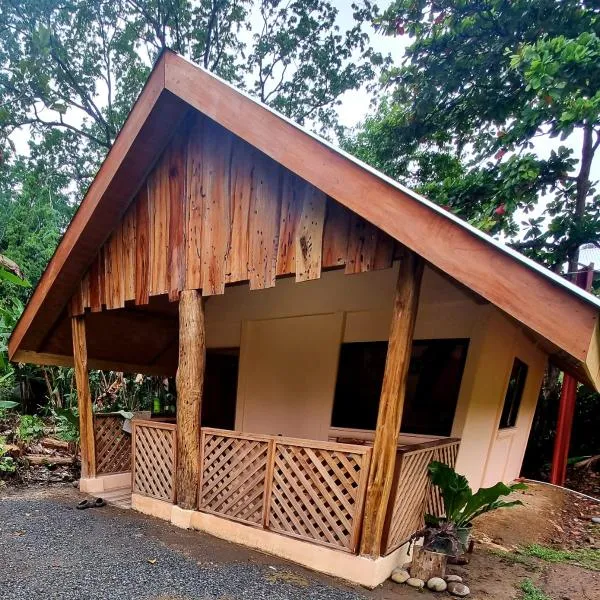 Ballena Oasis Homes & Glamping, hotel in Uvita