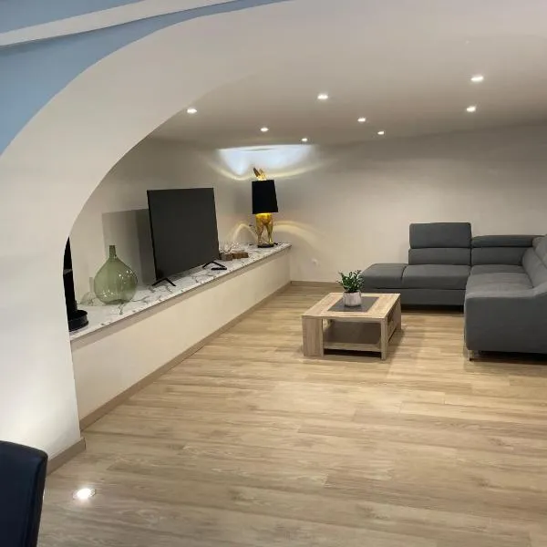 Appartement spacieux, khách sạn ở Cevins
