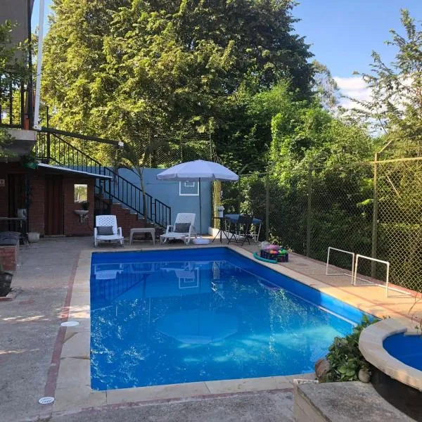 Villa Rubens, Casa familiar con piscina privada, hotel v destinaci Agua de Dios