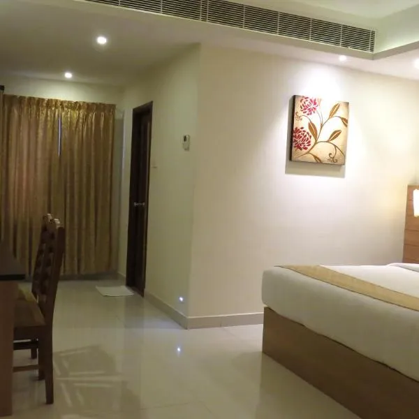 Hotel Rajadhani โรงแรมในTiruvallam