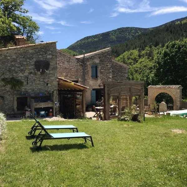 Mas de la Pauze, hotel en Mévouillon