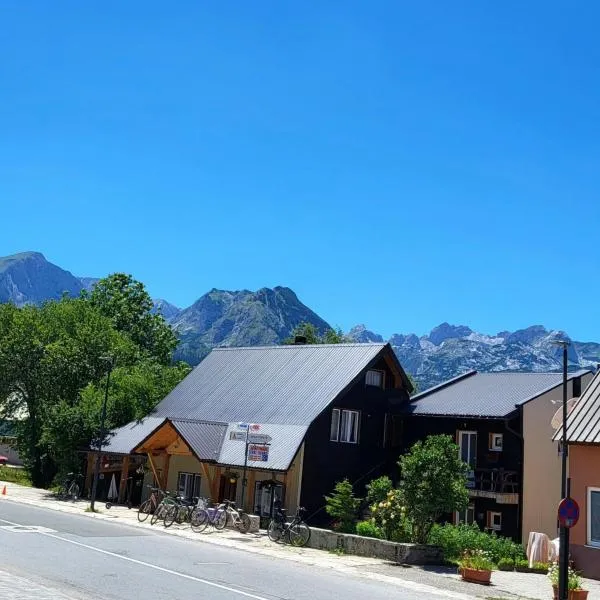 Apartments center Zorić, hotel in Žabljak