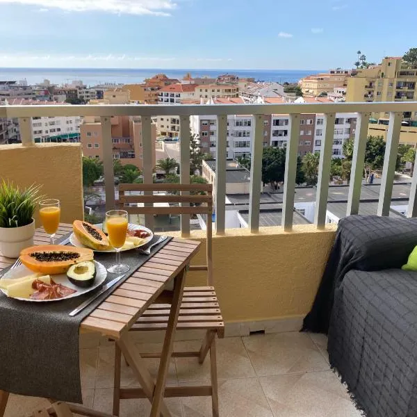 Preciosas habitaciones en la casa de May, hotel ad Arona