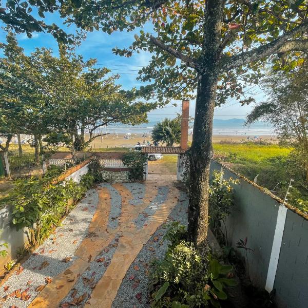 Casa frente ao mar/pé na areia no Indaiá até 18 pessoas