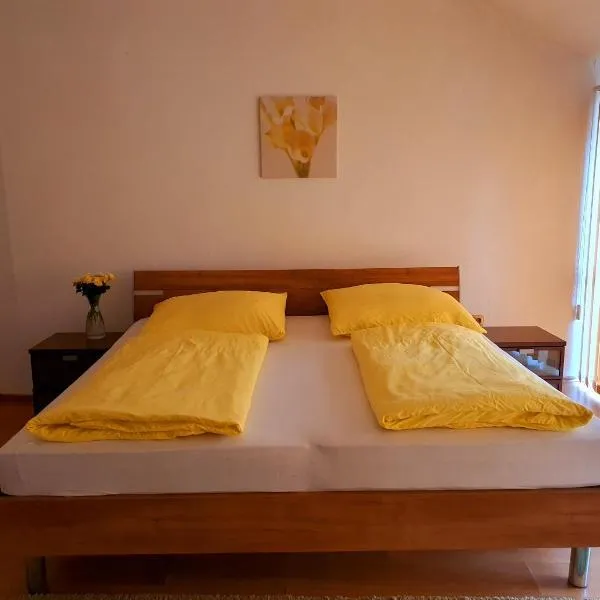 Apartmán U Slunečnice, ξενοδοχείο σε Husinetz