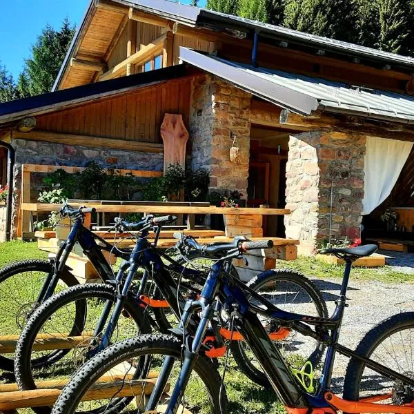 Chalet Chapeau RaR, hotel v destinaci Castel Condino