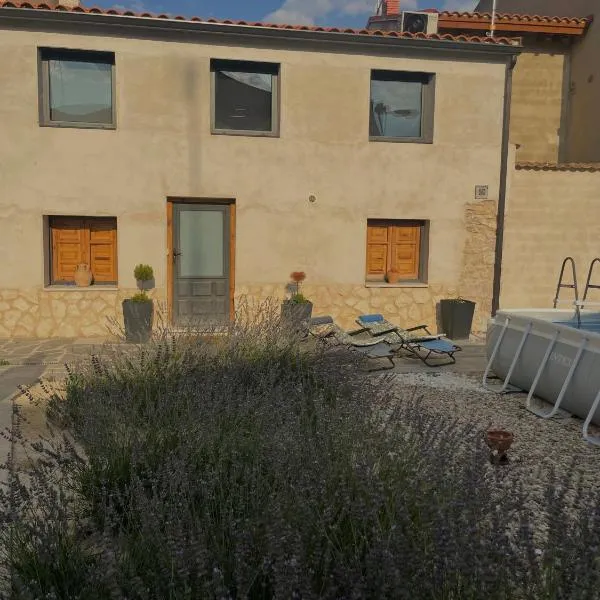 Apartamentos turísticos 3 Lienzos, hótel í Peñafiel