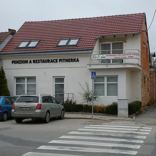 Penzion Pitnerka, hotel em Hustopece