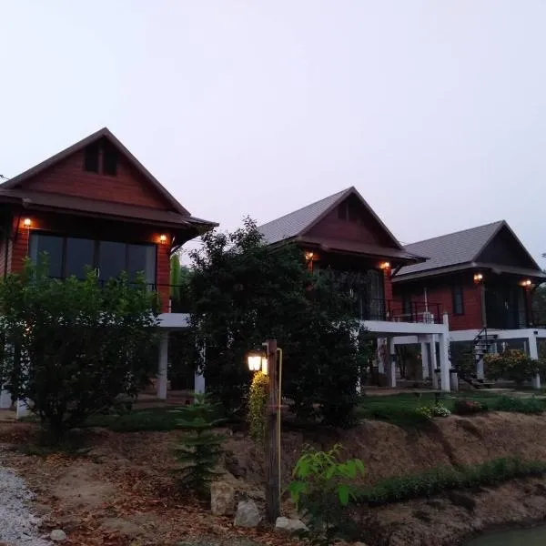 บ้านกลางเกาะ รีสอร์ท, hotel v destinaci Uthai Thani