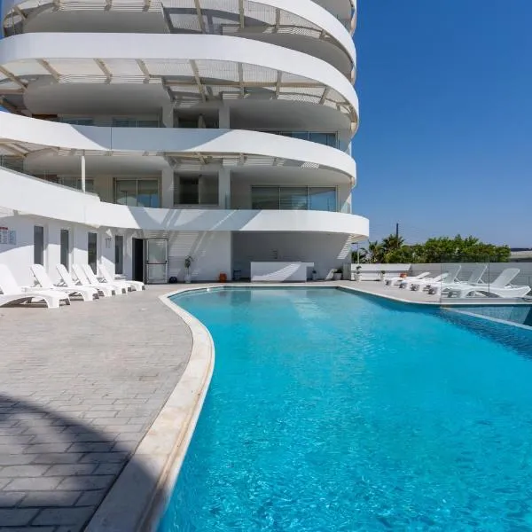 Oyster 1-BR Apt in Larnaca, khách sạn ở Larnaka