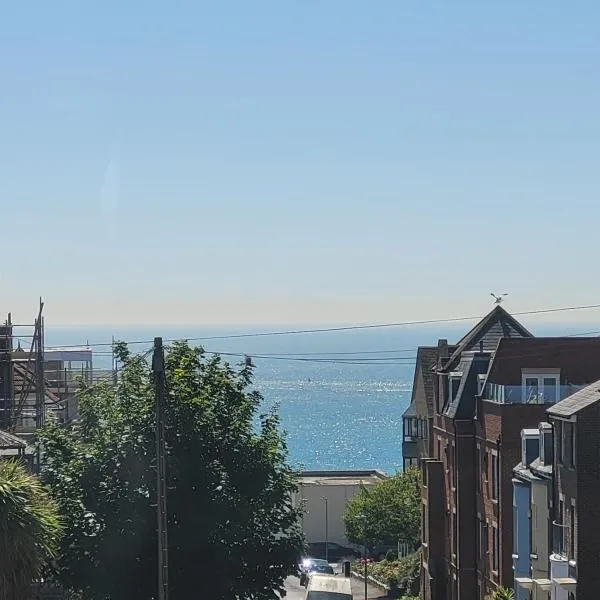 a sea view property with a short walk to beach, hotel din Ramsgate