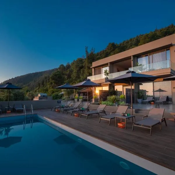 Anmian Suites, hotel v destinaci Vourvourou