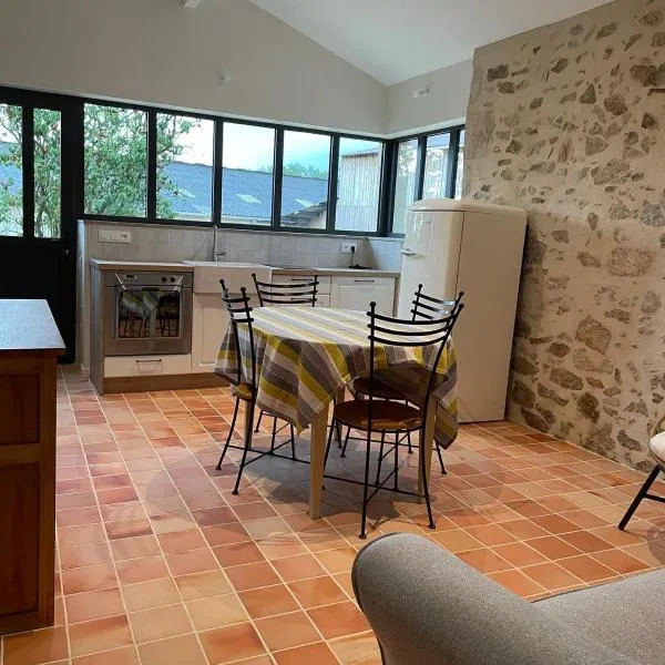 Gîte de la Foye - Le Lilas, hotel em Combrand
