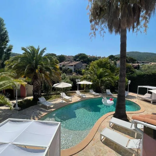 Fantastic pool villa 900m to the beach; with extravagant big garden, hotel din Sainte-Maxime