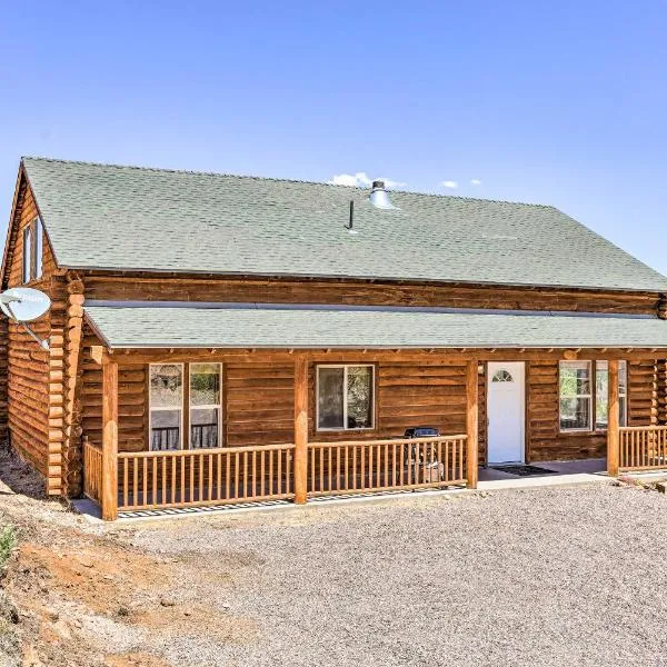 Pioche Family Cabin with View - Walk to Main St!、Piocheのホテル