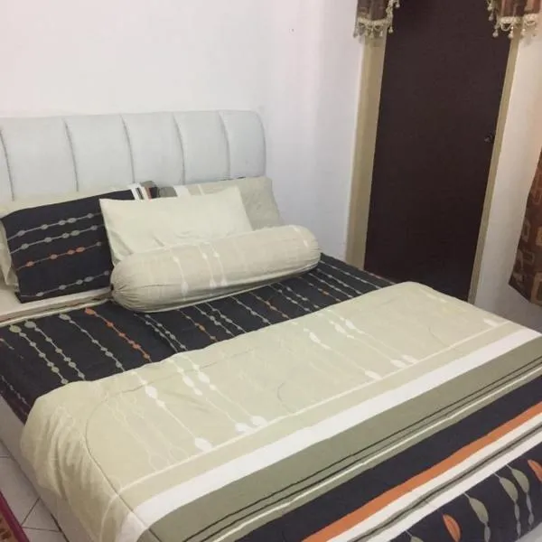 Guesthouse Adam: Pengkalan Cepa şehrinde bir otel