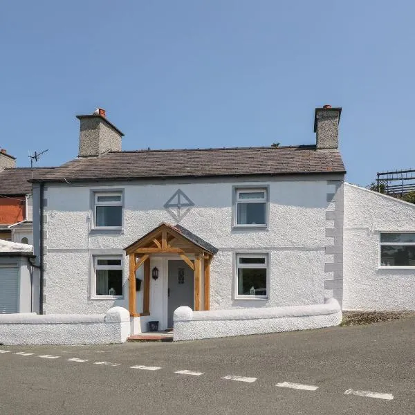 Royal Oak Cottage, hotel in Amlwch
