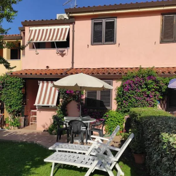 Villetta agli ulivi, hotel v destinaci San Teodoro