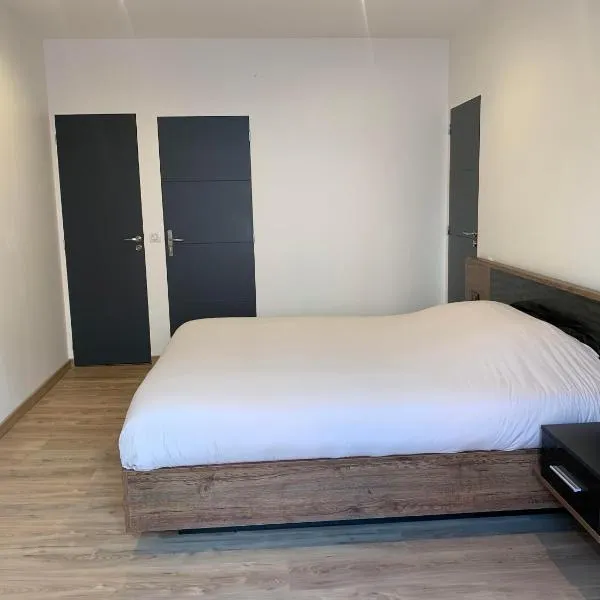 Chambre avec entrée indépendante, hotel in Labatie-dʼAndaure