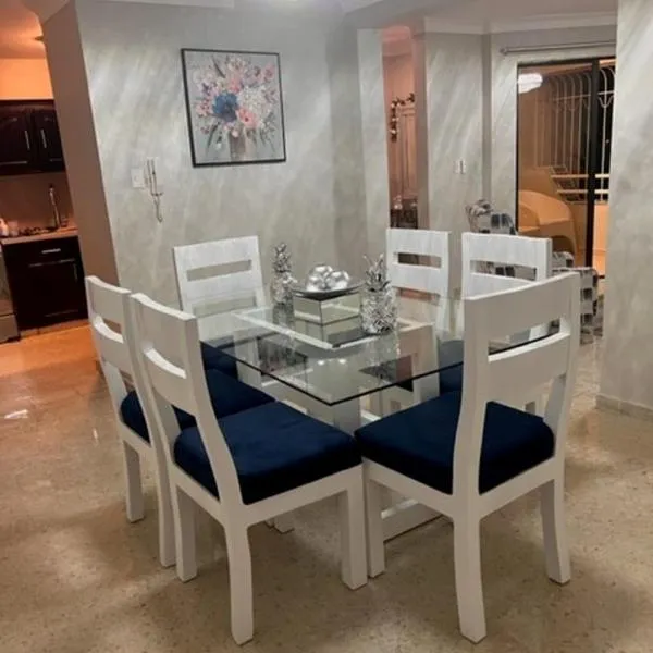 madrigal 1-3br with parking, hotel v destinaci Santiago de los Caballeros