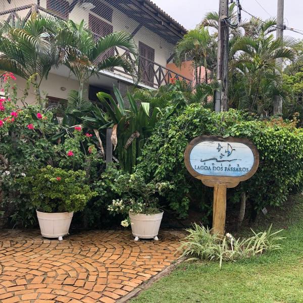 Na Vila da Praia do Forte- BA, 2 quartos, piscina, 2 garagens