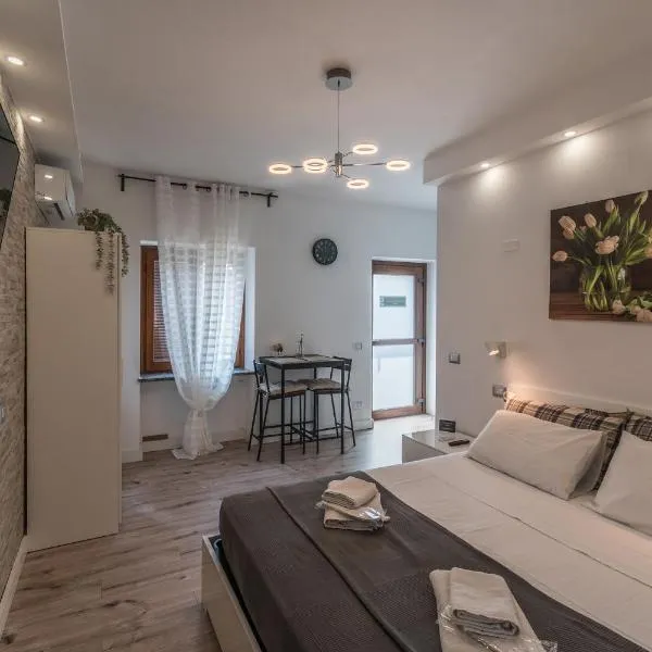 La corte di Silvia CENTRO, hotel u gradu Sesto Kalende