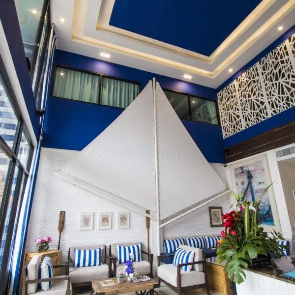 ザ ブルー パール カタ ホテル（The Blue Pearl Kata Hotel）、カタビーチのホテル