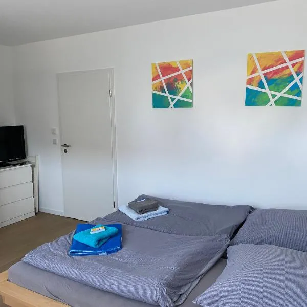 Messezimmer nahe der Düsseldorfer Messe mit eigenem Eingang und gratis Minibar, hotel v destinaci Düsseldorf