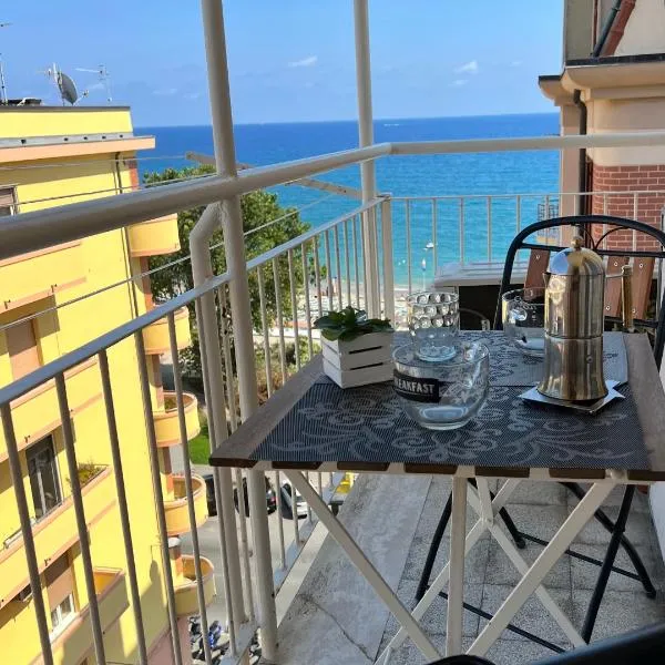 Don Pedro Beach House, hotel in Savona