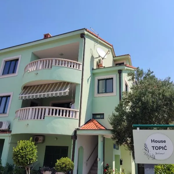 House Topic, hotel di Baška Voda
