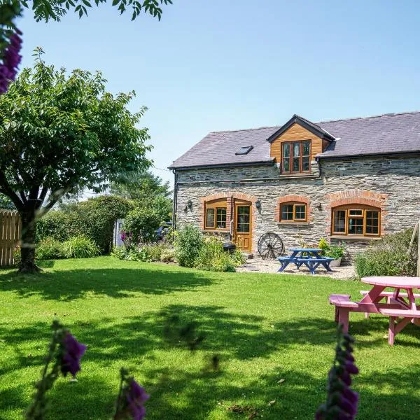Croft Farm & Celtic Cottages, hotel in Cardigan