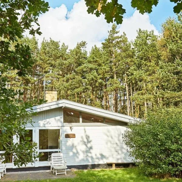 6 person holiday home in Aakirkeby, hotel v mestu Vester Sømarken