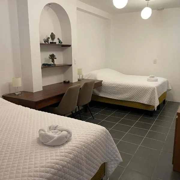 Hotel Hasta La Vista, готель у місті Антигуа-Гватемала