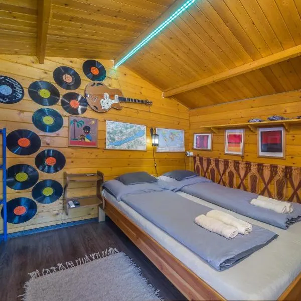Páros faház, hotel v destinaci Balatonföldvár
