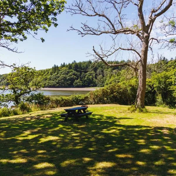 Broomhill Stables, hotel in Clynderwen