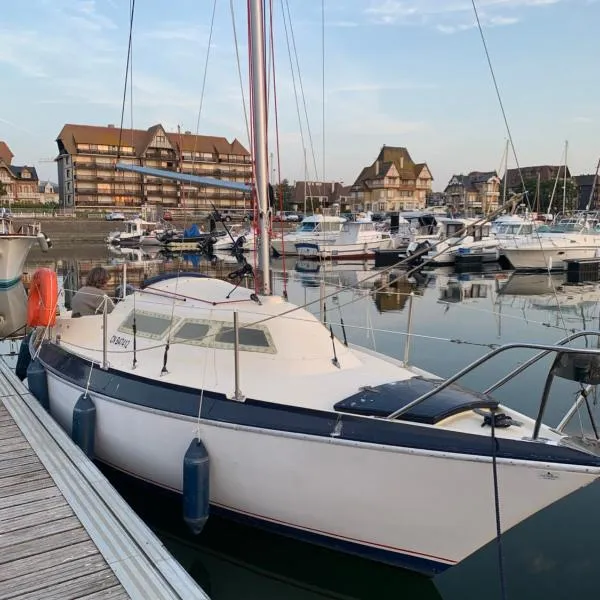 Madi au fil de l'eau à Deauville, hotel in Deauville