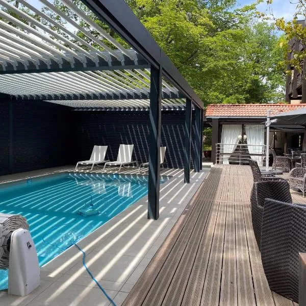 Enzo Hôtels Diane - Logis Amnéville, hotel v destinaci Amnéville