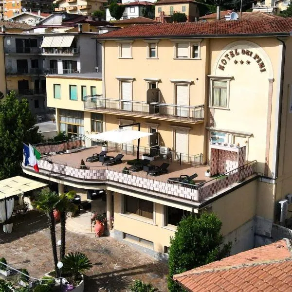 Hotel Dei Pini, ξενοδοχείο σε Fiuggi