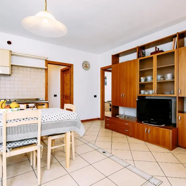 Apartment Amelia by Interhome, hotel em Ton