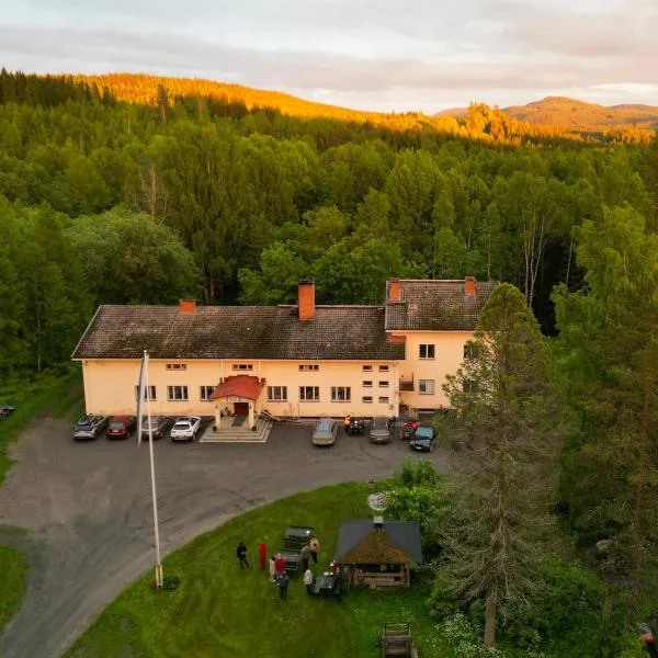 Vanhan Koulun Majatalo-Old School Guest House, hótel í Paalasmaa