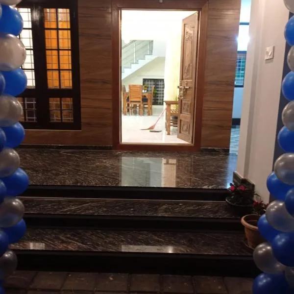 God's gift, hotel a Devikolam