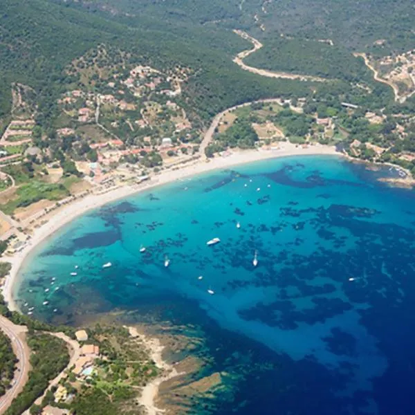 Les Lodges de la Plage U Dragulinu, hotel v destinaci Sari Solenzara