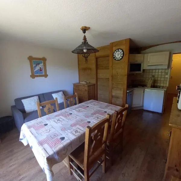 T2 vue piste Résidence Vostok Zodiaque – hotel w mieście Le Corbier